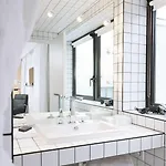 La Maison Champs Elysees 5* Paris