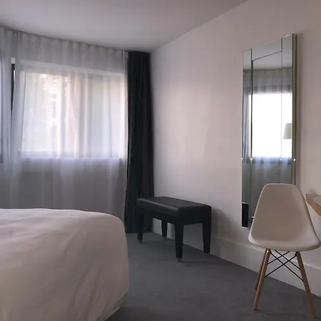 Hotell La Maison Champs Elysees