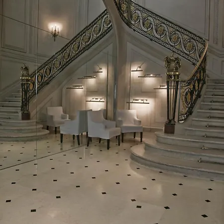 Hotell La Maison Champs Elysees