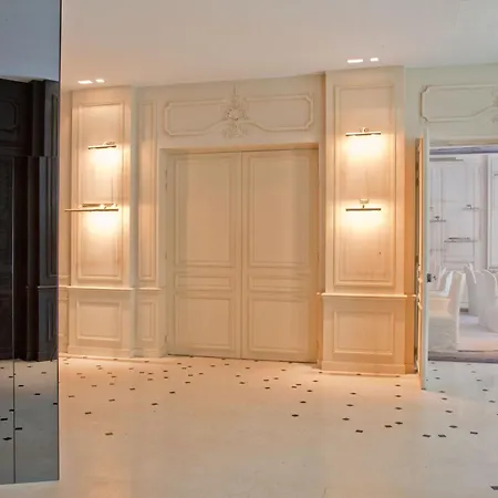 Hotell La Maison Champs Elysees Paris