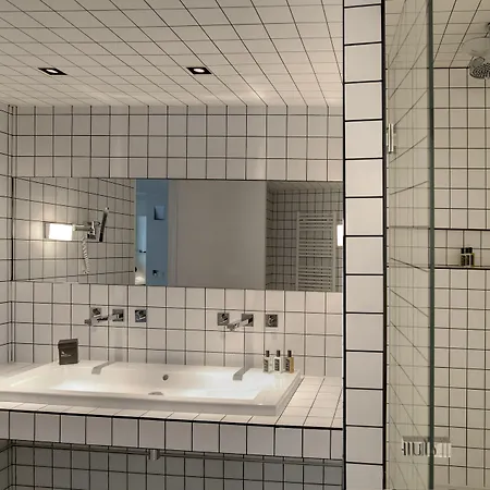 Hotell La Maison Champs Elysees 5*