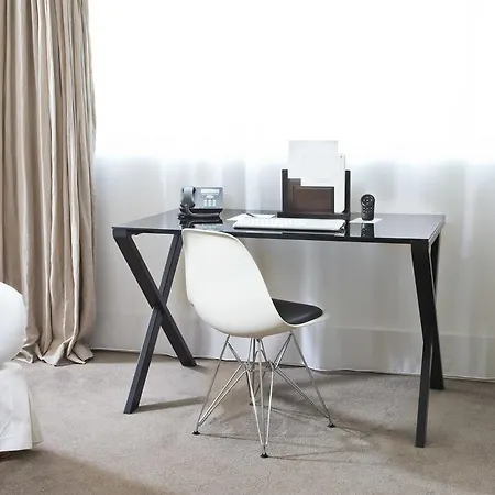 Hotell La Maison Champs Elysees Paris