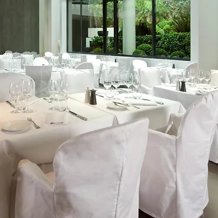 Hotell La Maison Champs Elysees Paris
