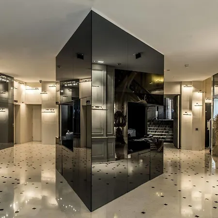 La Maison Champs Elysees