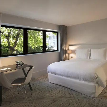 Hotell La Maison Champs Elysees