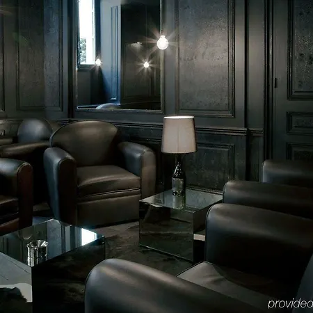 Hotell La Maison Champs Elysees