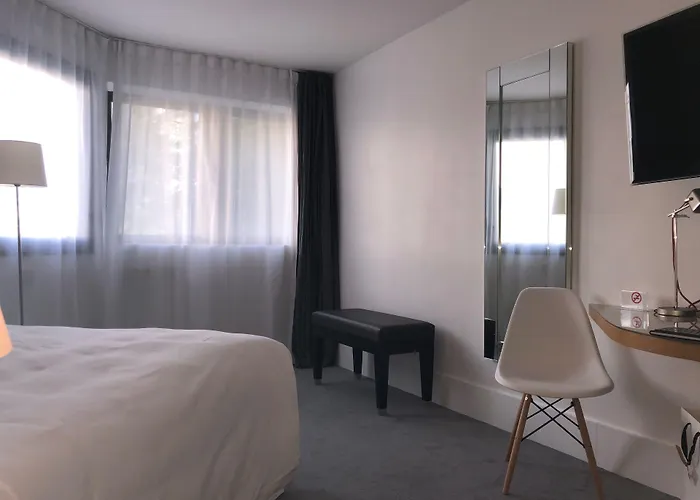 Hotel La Maison Champs Elysées 5*