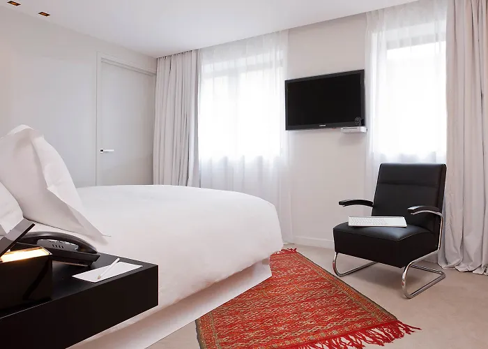Hotel La Maison Champs Elysées 5*