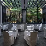 Hotell La Maison Champs Elysees