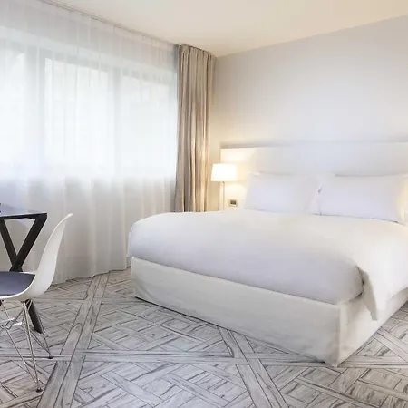 La Maison Champs Elysées Hotel Paris