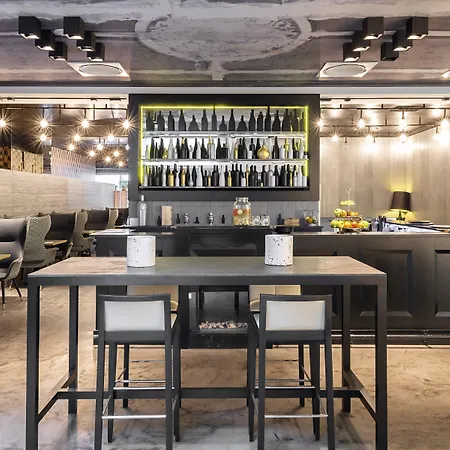 La Maison Champs Elysees