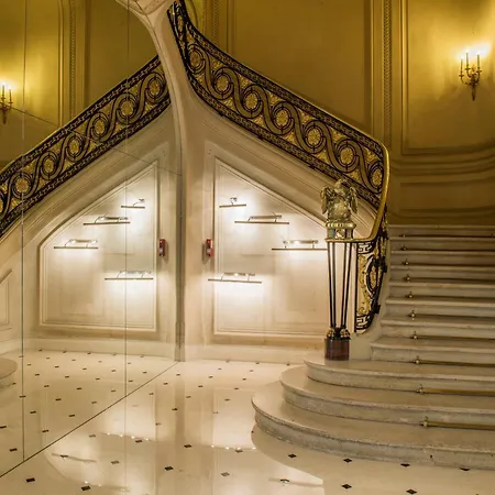 Hotel La Maison Champs Elysees