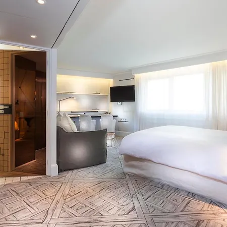 Hotel La Maison Champs Elysees