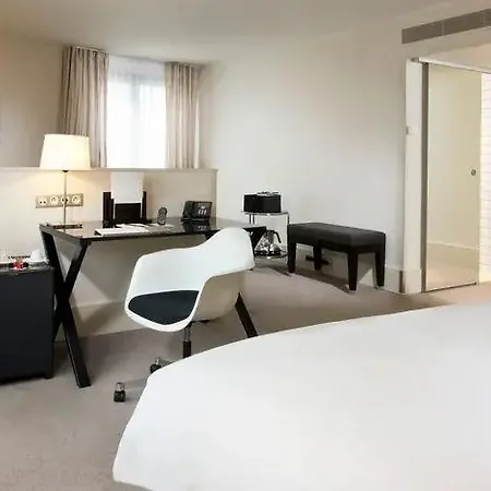 Hotel La Maison Champs Elysees Paris