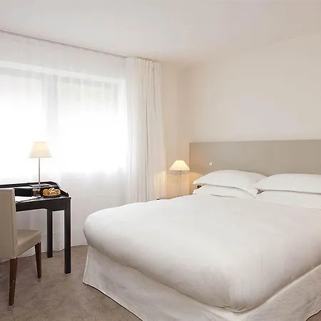 La Maison Champs Elysées Hotel 5*