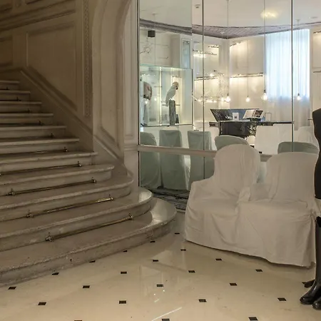 ラ メゾン シャンゼリゼ ホテル 5*