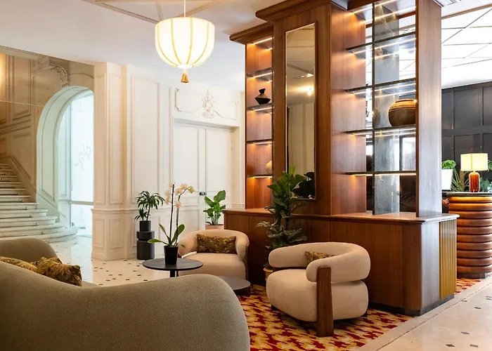 Hotel La Maison Champs Elysées Paris