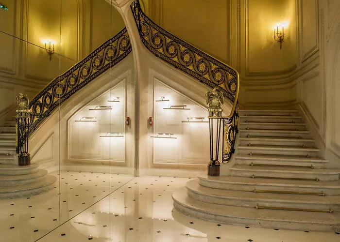 Hotel La Maison Champs Elysées