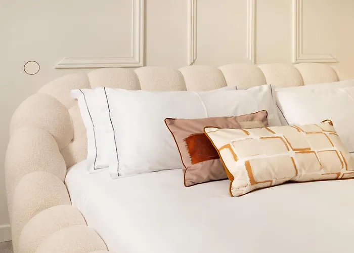 La Maison Champs Elysées Paris