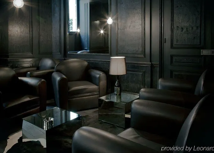 Hotel La Maison Champs Elysées