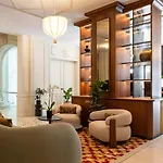 Hotel La Maison Champs Elysees Paryż