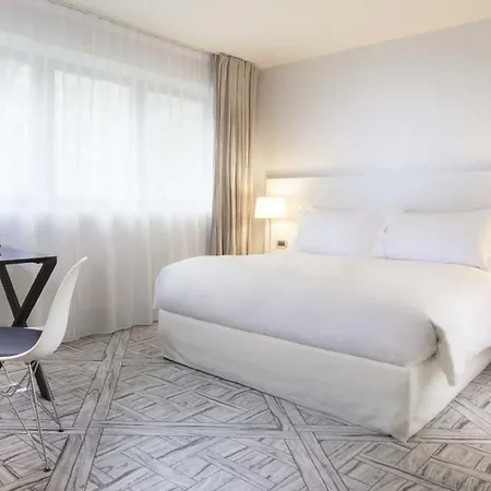 La Maison Champs Elysees Paříž