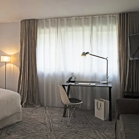 Szálloda La Maison Champs Elysees 5*