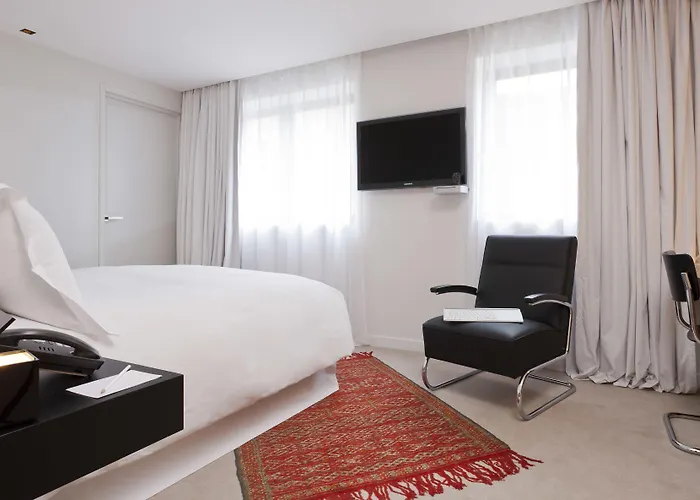 La Maison Champs Elysees