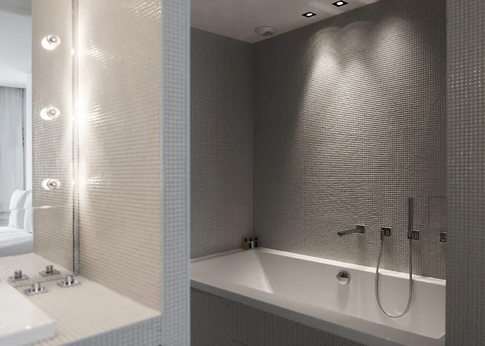 Hotel La Maison Champs Elysees 5*