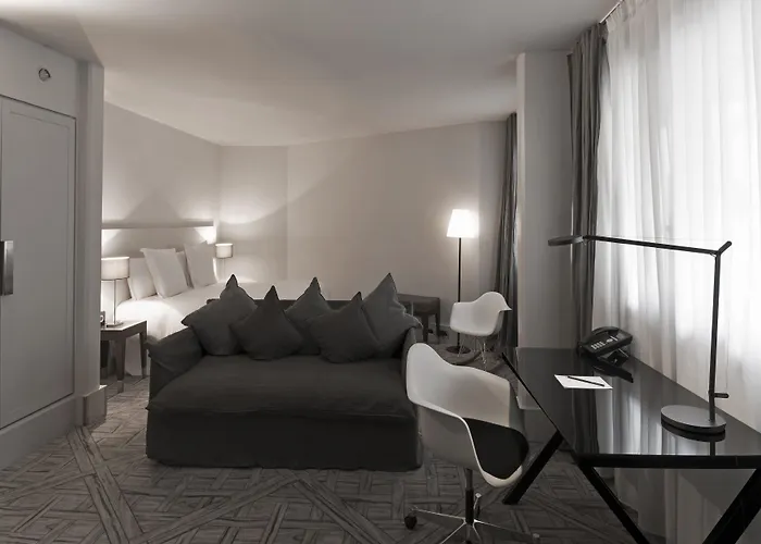 La Maison Champs Elysees Paris