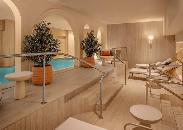 Hotel La Maison Champs Elysees