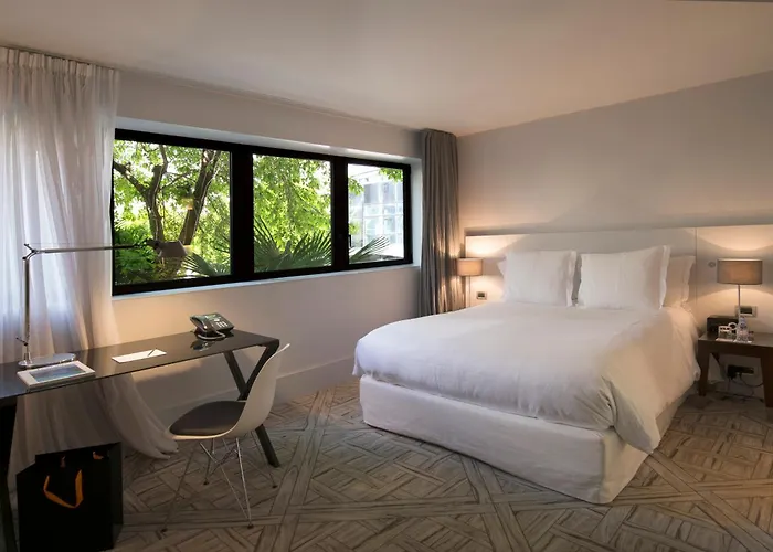 La Maison Champs Elysees Hotel