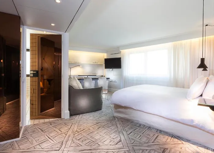 Hotel La Maison Champs Elysees