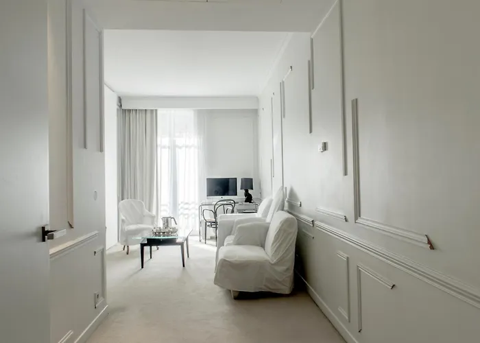 La Maison Champs Elysees Paris