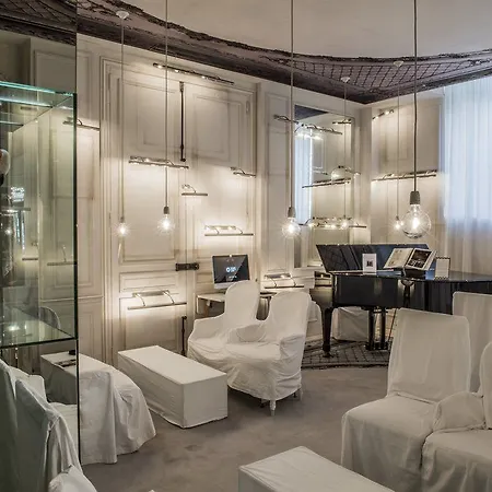 La Maison Champs Elysees 5*