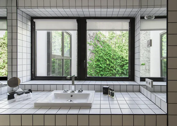 La Maison Champs Elysees