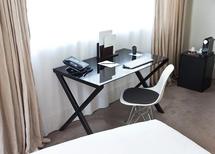 La Maison Champs Elysees מלון